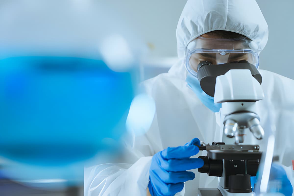 THE NECESSITY OF LEVERAGING NEW TECHNOLOGY IN THE HEALTHCARE INDUSTRY AMID COVID-19 - App Maisters